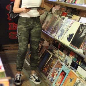 green camo pants low rise slim boyfriend